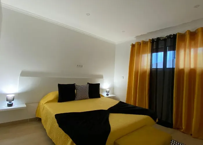 O Infinito Δωμάτια σε οικογενειακή κατοικία Calhetas